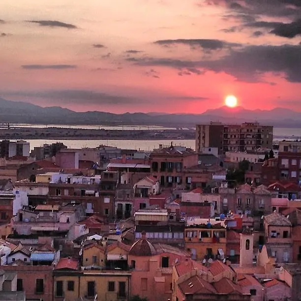 Little Cagliari Apartment